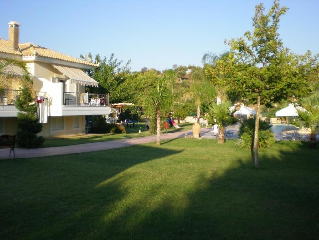 Dion Zois Apartment Finikounta Exterior photo